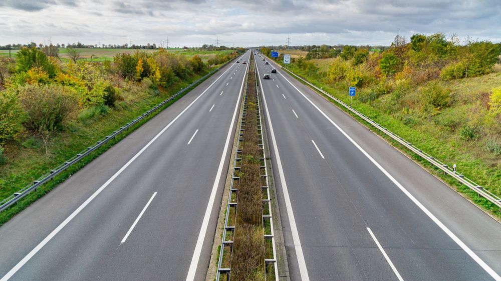 EU sjednotí pravidla poplatků za použití silnic, zavede i jednodenní dálniční známku